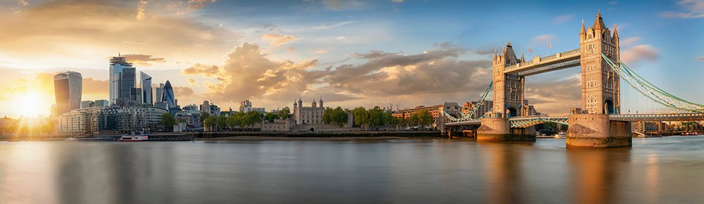  Panorama Londynu o zachodzie słońca