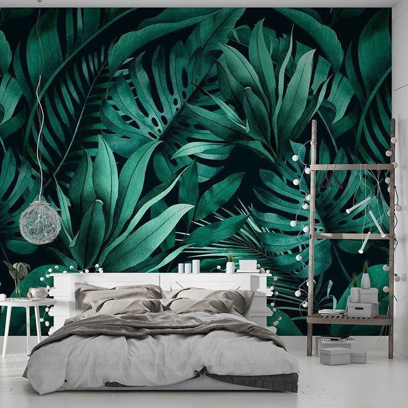 liście monstera, bananów i palm na ciemnym tle, wzór