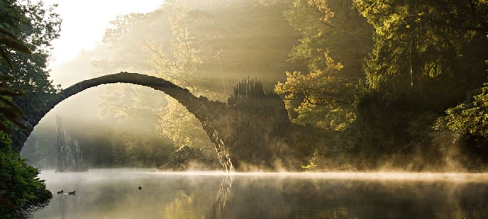 Fototapeta Okrągły most we mgle